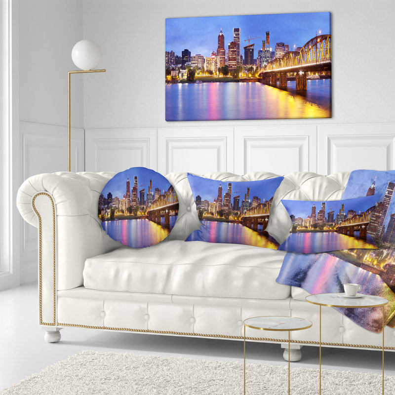 Coussin lombaire cityscape à travers le willamette river