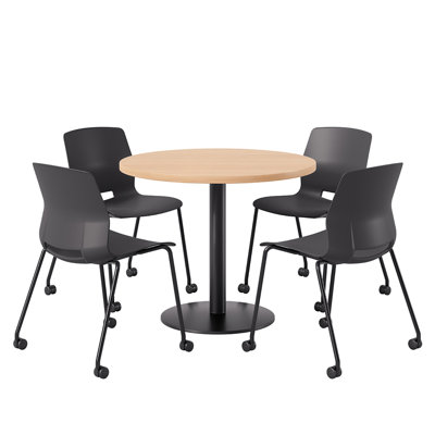Ensemble repas pour quatre personnes