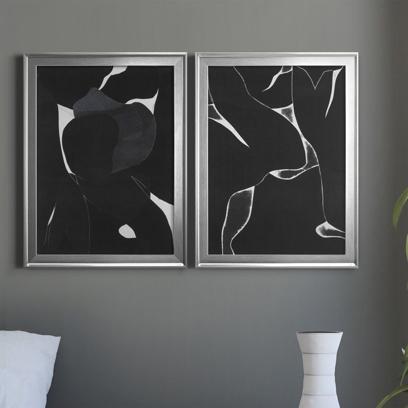 «Night Bloom I», reproduction encadrée de qualité supérieure, prête à être accrochée, Argent, H 42,5 po x l 61 po x P 1 po