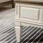 Table basse carrée en bois massif blanc