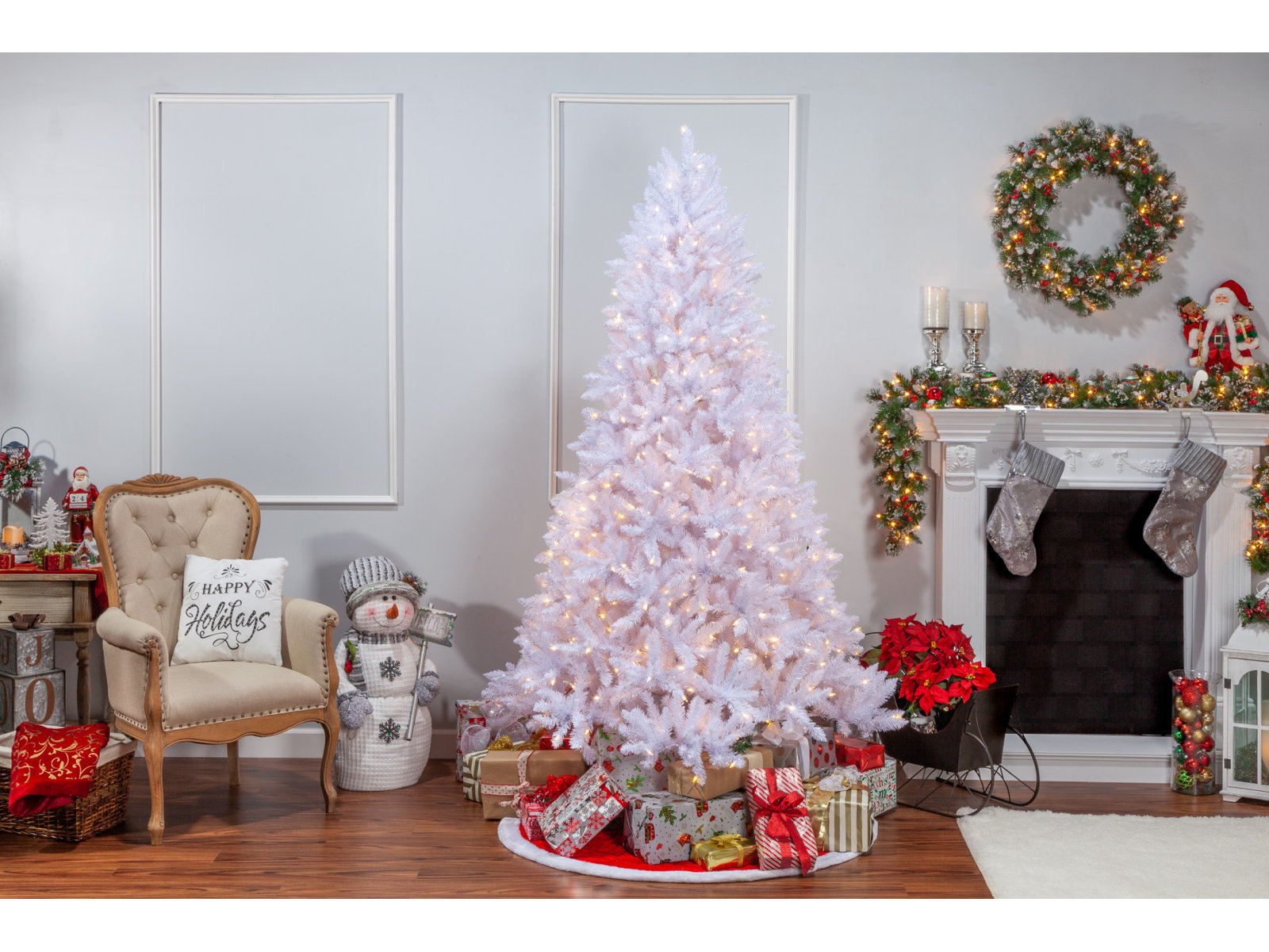 White 7.5' Pre-Lit Pine White Tree