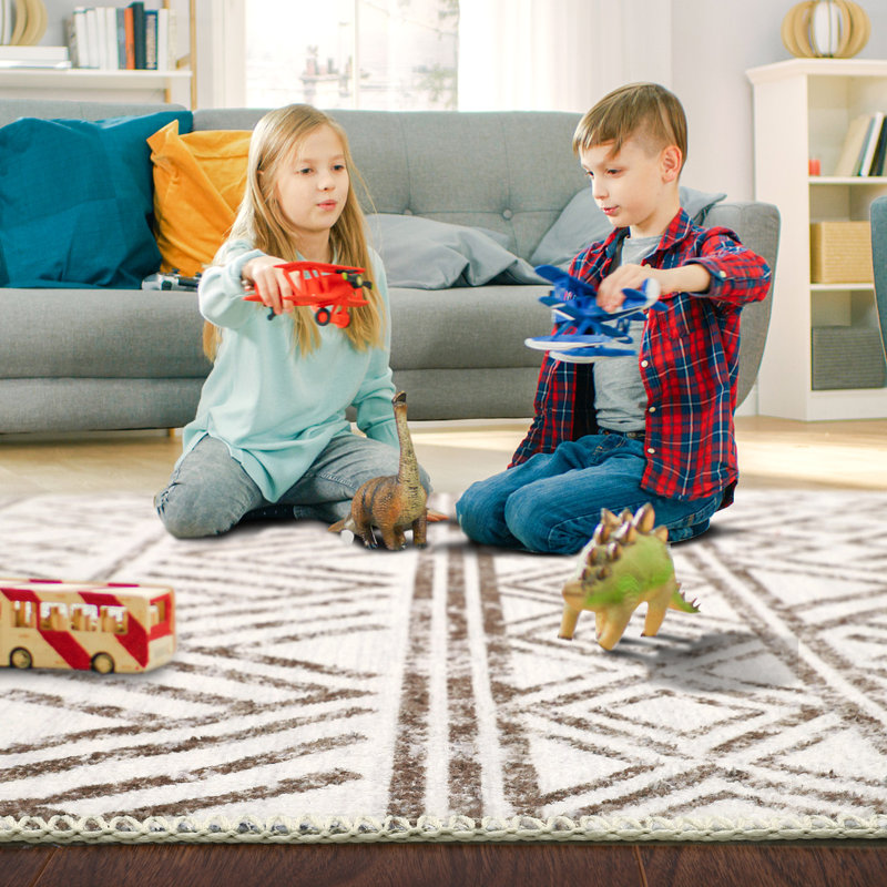 Tapis brun / blanc en polyester tissé à la machine Kirubel, Rectangle 4 pi x 6 pi
