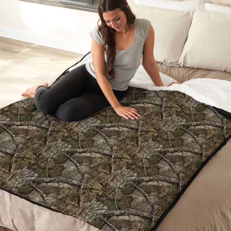 Jeté Realtree APX Silk Touch Sherpa 60X80, Abstrait gris