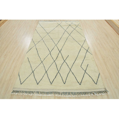 Tapis ivoire en laine noué à la main de conception unique 5 pi 11 po x 9 pi 2 po Gabbriello