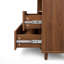 Buffet de cuisine moderne avec portes vitrées et support pour micro-ondes pour un rangement polyvalent dans la salle à manger