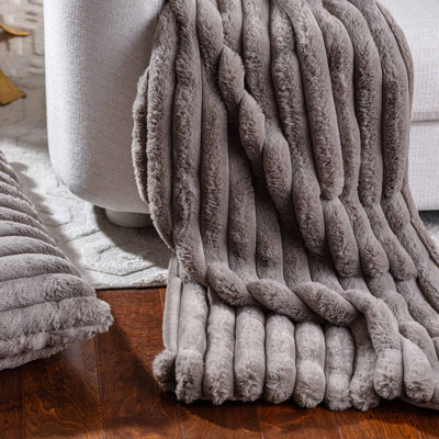 Mondo Luxe Throw Made-To-Order