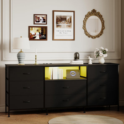 Meuble télé 63 po avec 8 tiroirs en tissu, centre de divertissement avec prises intégrées pour téléviseur de 75 po ou moins, organisateur de commode en acier pour chambre à coucher, salon, noir