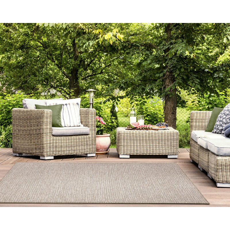 Tapis beige en polypropylène tissé à la machine Levoy, Rectangle 5 pi 3 po x 7 pi 3 po