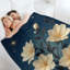 Jeté en flanelle de luxe blanc Magnolia Flowe, couverture douce et chaude pour le canapé-lit du salon-133659235
