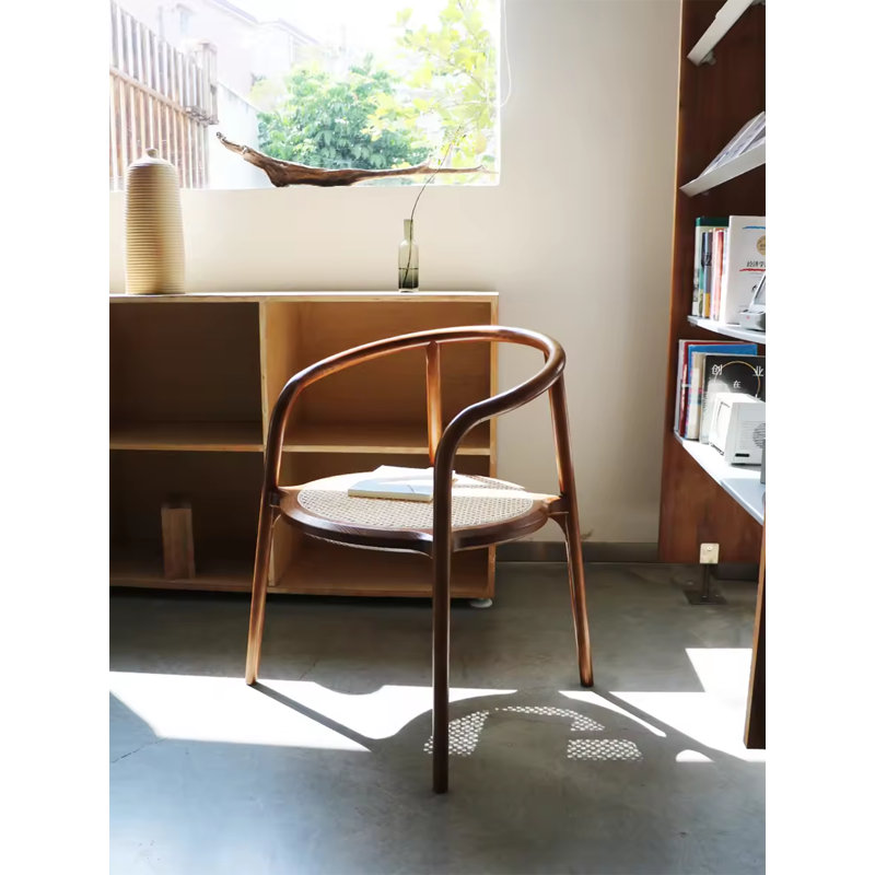 Chaise en bois et rotin