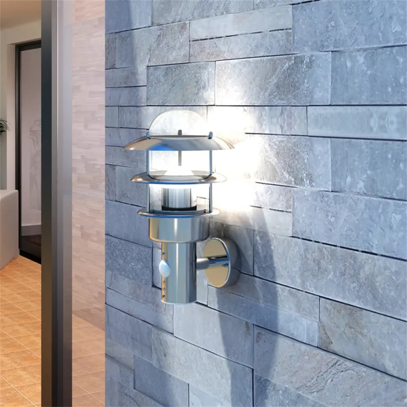 Outdoor Wall Lantern