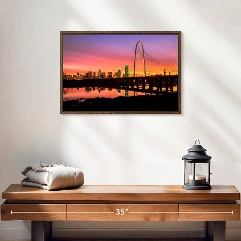 L'aube au pont de Dallas, 19 po x 13 po, Cadre flottant noyer