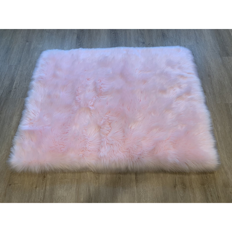 Mar Vista Faux Sheepskin Indoor Rug, Square 5'6"