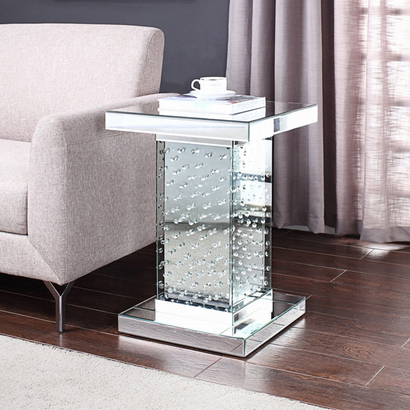 Table de bout Nysa, H 49 po x l 26 po x P 18 po