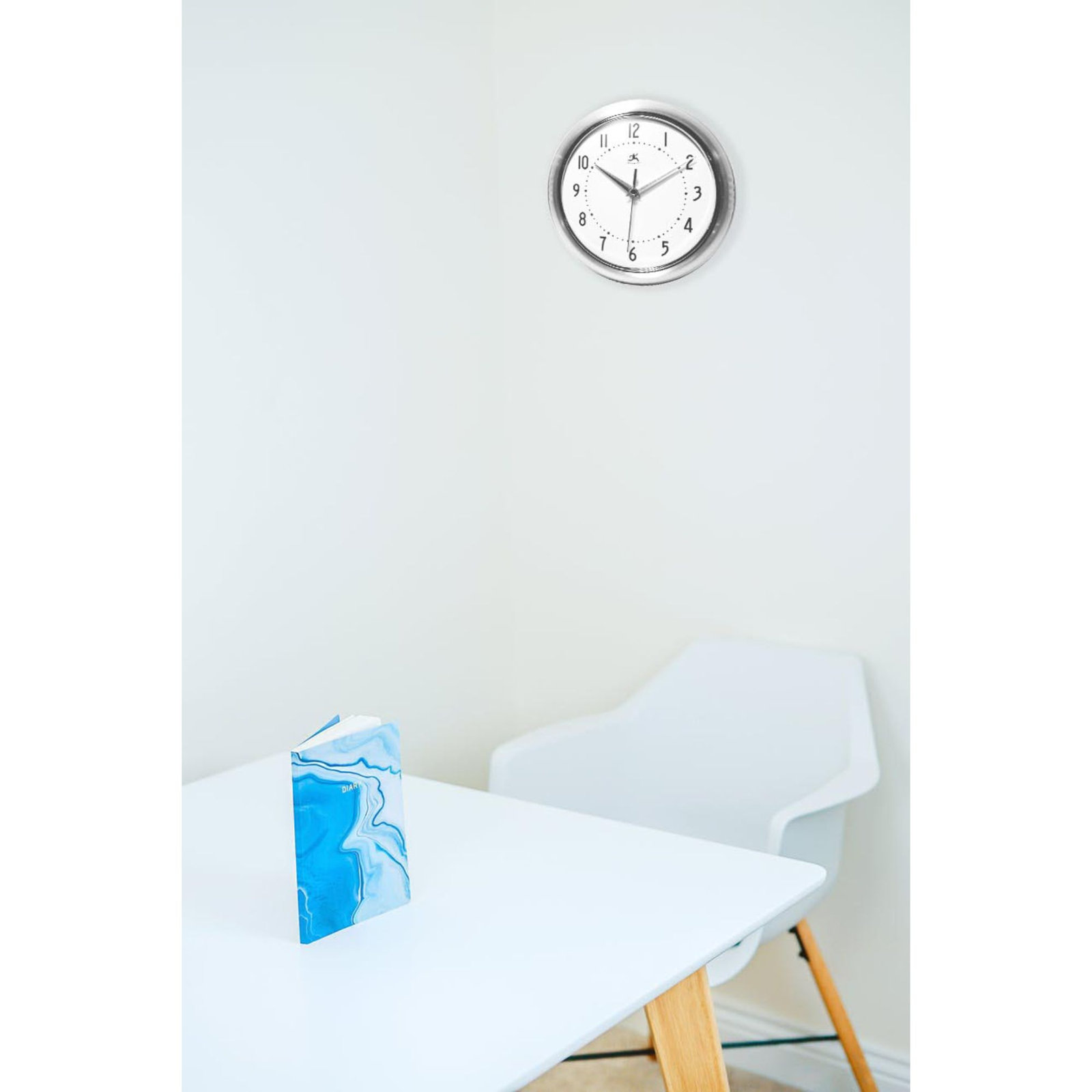Desdra Metal Wall Clock, Silver, Small