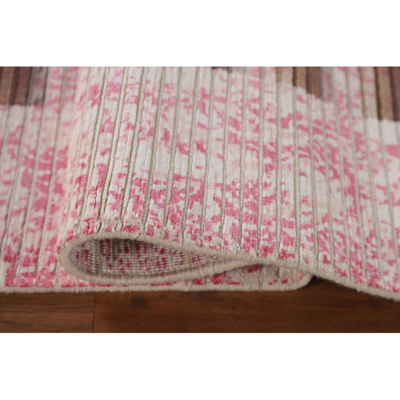 Tapis rayé rose 7 x 9