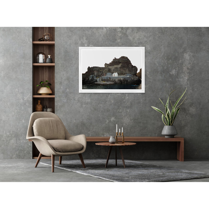 Cliffside Church par Tim Klein - reproduction de photo sur papier encadrée, Blanc, H 29 po x l 42 po x P 1,5 po