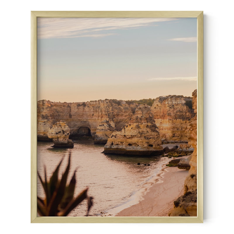 Gold Aluminum 11x17 Picture Frame with Plexiglass Cover