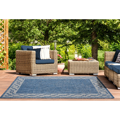 Tapis bleu Mcclinton
