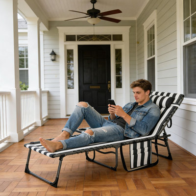 Chaise longue pliante élégante pour l'extérieur, patio