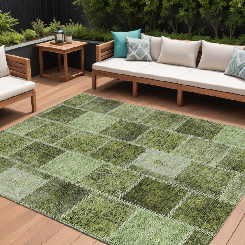 Tapis intérieur / extérieur vert olive et artichaut 10 pi x 14 pi HomeRoots