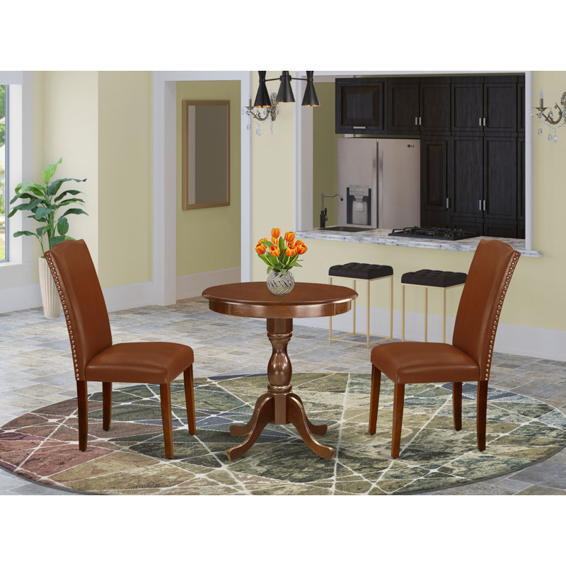 L'ensemble de table de cuisine 3 pièces comprend une table de salle à manger ronde et 2 chaises rembourrées en similicuir brun, 30 x 30 pouces, acajou