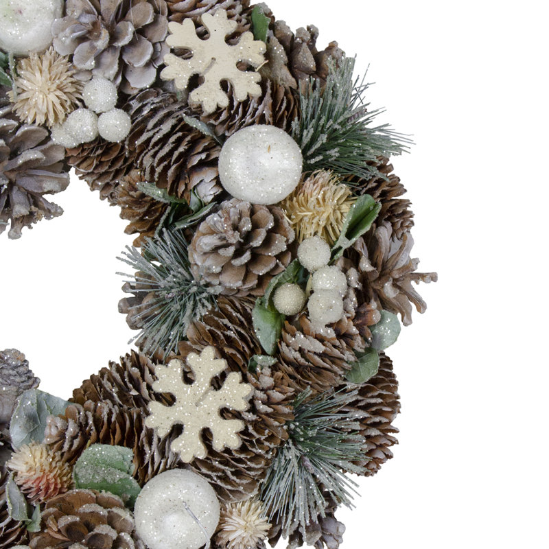 Couronne de Noël artificielle givrée en forme de pomme de pin et baies, H 12,5 po x l 12,5 po x P 4 po