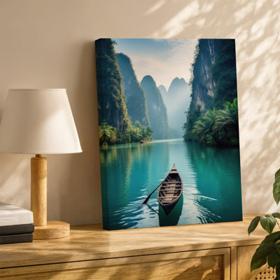 Toile, "A Serene River Scene At Dawn", art mural traditionnel en bois qui glisse à travers les eaux turquoise transparentes