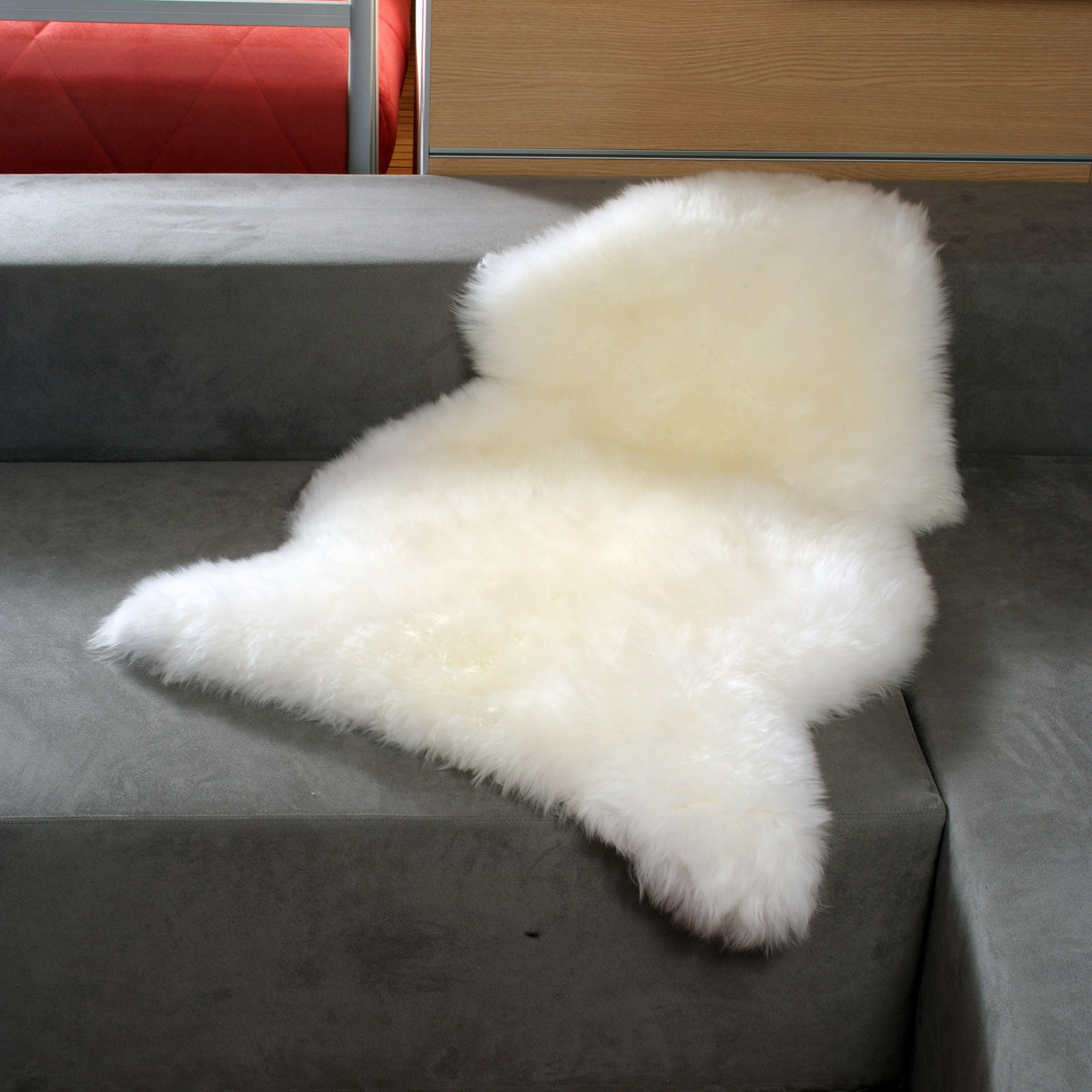 Morland Sheepskin Natural Ivory Rug, Novelty 2' x 3'