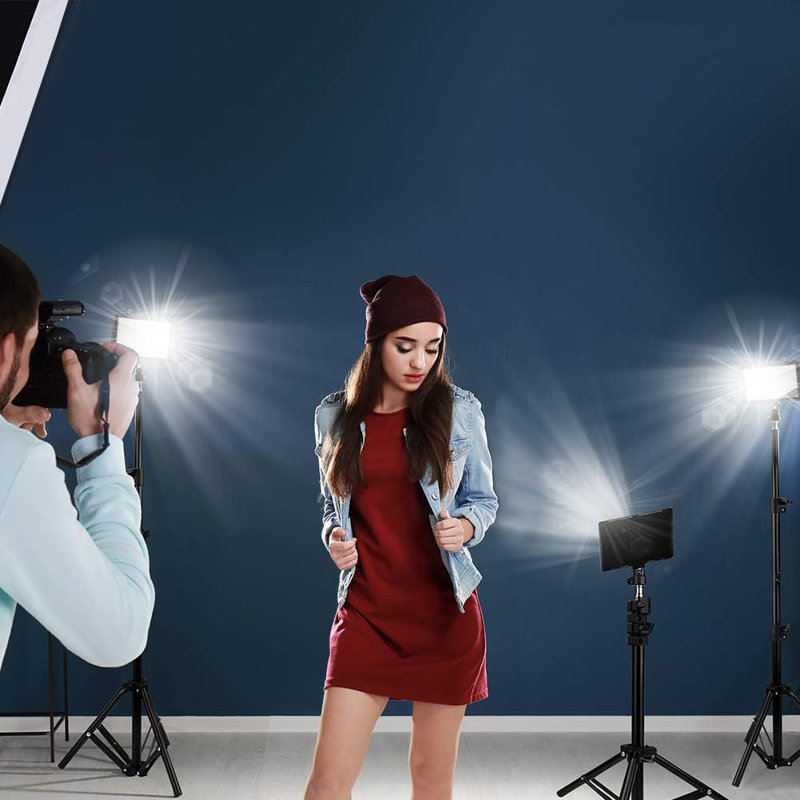 Ensemble de 3 lumières vidéo à DEL de 70 po avec trépied réglable et filtres de couleur, éclairage de studio USB 5600K pour la photographie sur YouTube, prise de vue de portrait, tablette / vidéo à faible angle, chargeur mural inclus