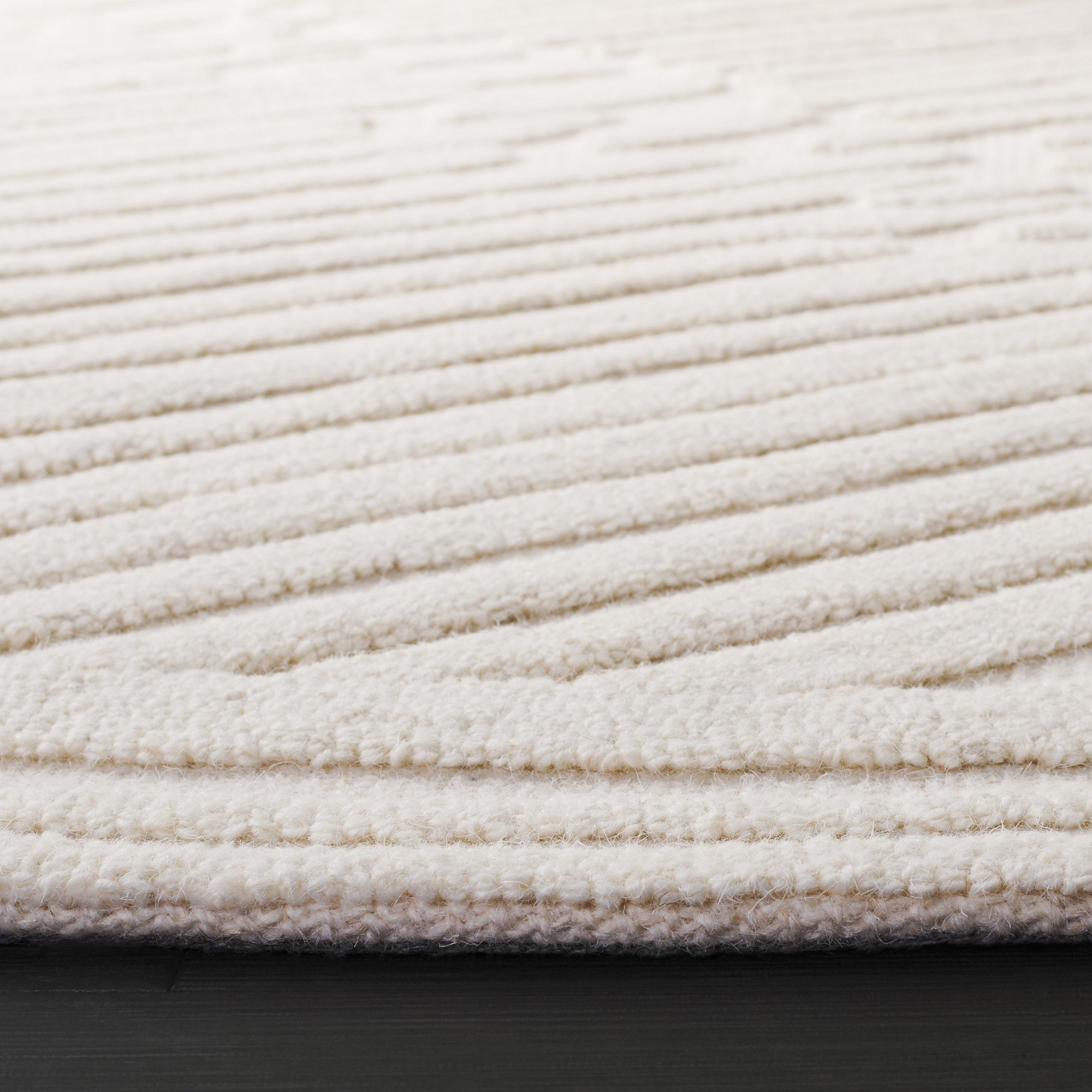 Elona Handmade Ivory Rug, Rectangle 3' x 5'