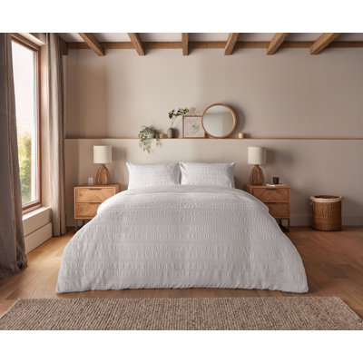 Silentnight Supersoft Seersucker Duvet Set - White