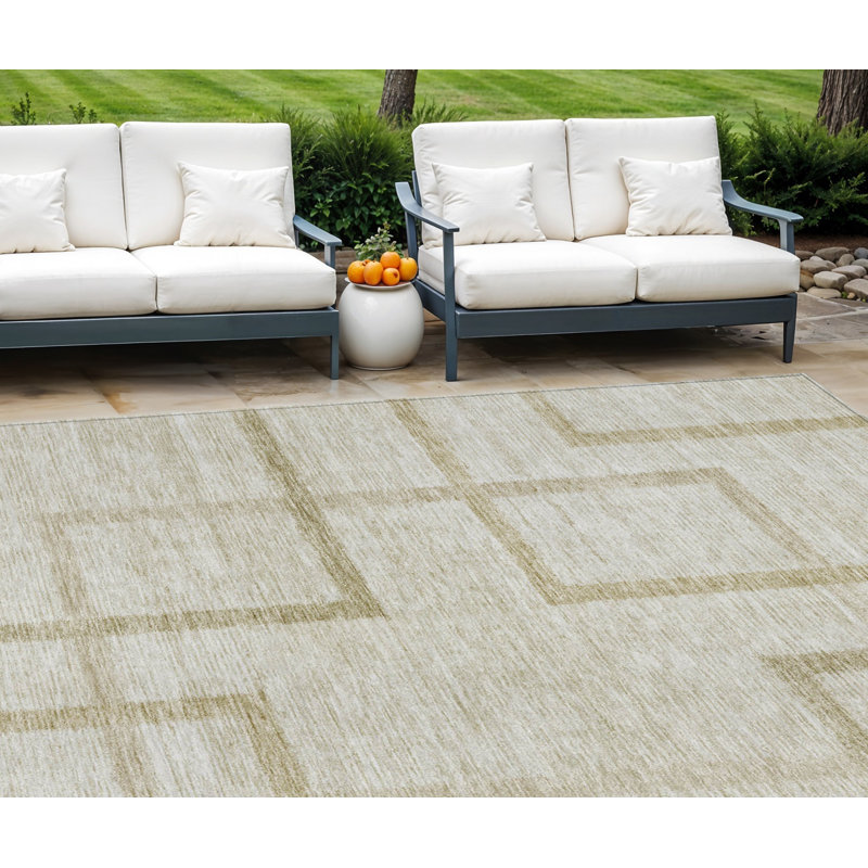 Tapis intérieur / extérieur beige 8 pi x 10 pi beige et taupe
