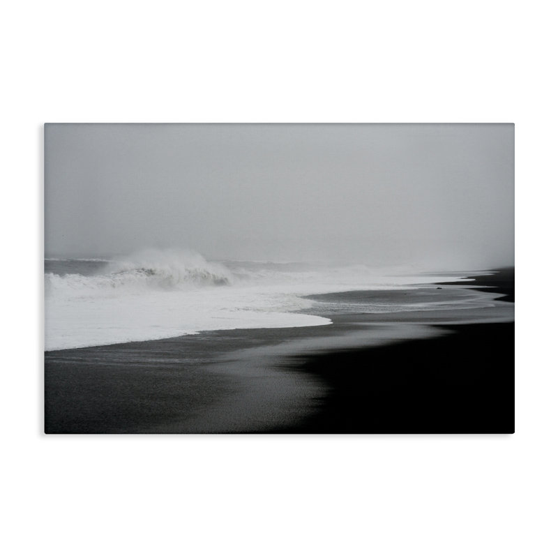 Toile Cresting Waves Black Sand Coast, conception de Jade Sharp Photo, H 16 po x l 24 po