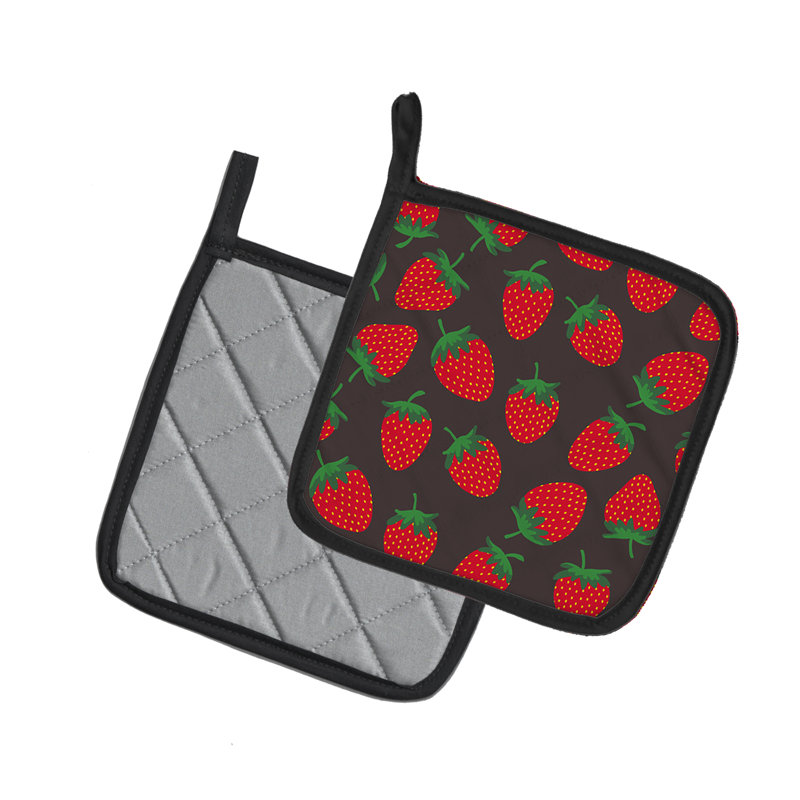Cuisinier poignée de fraises pour les trésors caroline