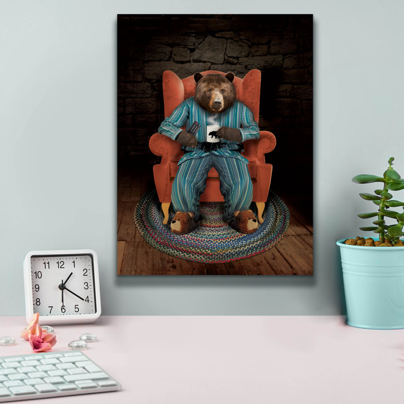 «Ours avec télécommande» par John Hovenstine, art mural sur toile, 12 po x 16 po