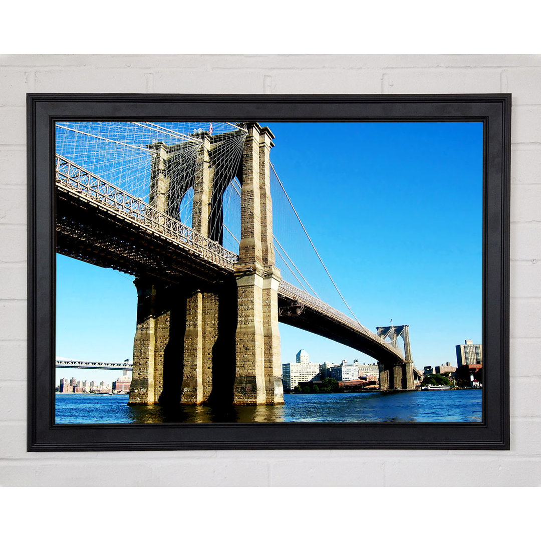 Brooklyn Bridge bei Tag Gerahmter Druck