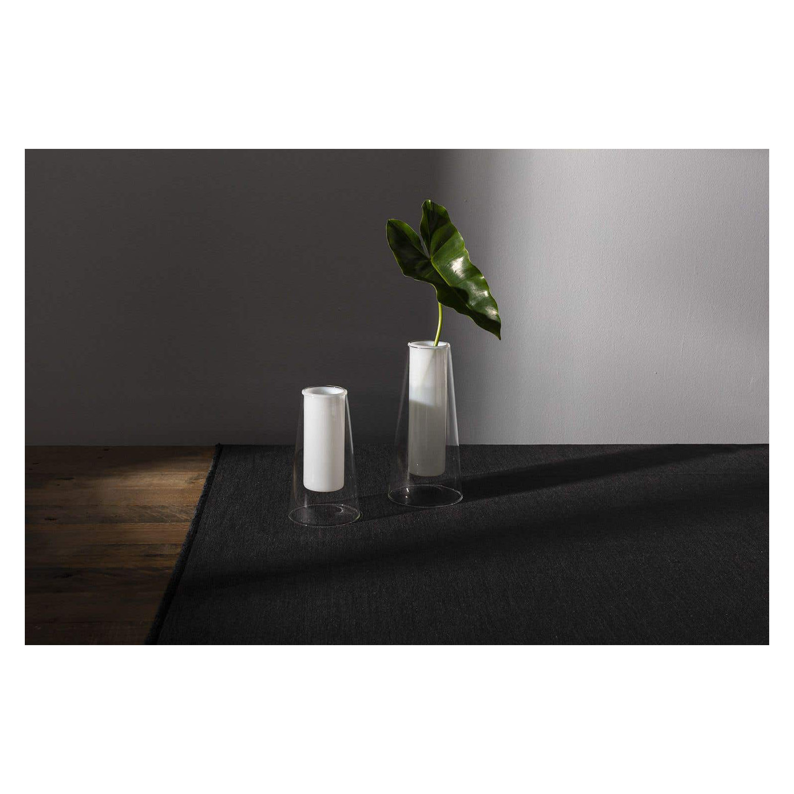 Armes Handmade Glass Table Vase, 7.25" H x 4.00" W x 4.00" D