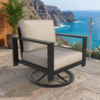 Chaise berçante pivotante pour patio avec coussins Sunbrella® Oltjana