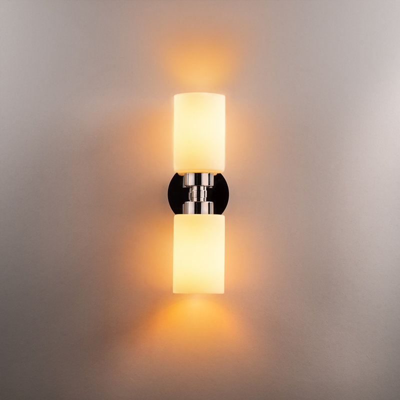 Lampe murale de style scandinave, argent | Corps en fer avec capuchon en verre, 16,5 po x 17,0 po | Plaque de base: 4,7 pouces de diamètre, 1,2 pouces de hauteur | 2 x douilles E27, 40 W maximum | Éclairage élégant et fonctionnel pour les intérieurs 