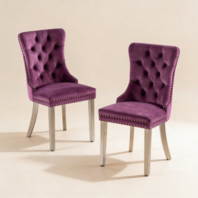 Collection Nikki, chaise de salle à manger rembourrée en velours de bois massif et moderne avec pieds en acier inoxydable chromé, garniture cloutée, ensemble de 2, mauve et chrome