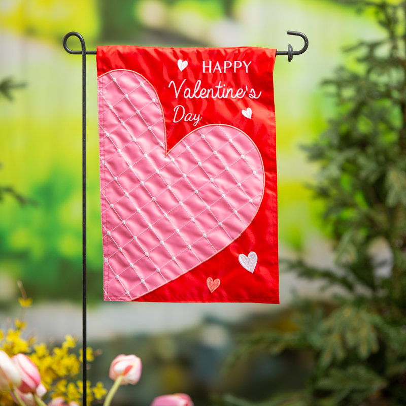 Joyeux Saint-Valentin avec drapeau de jardin