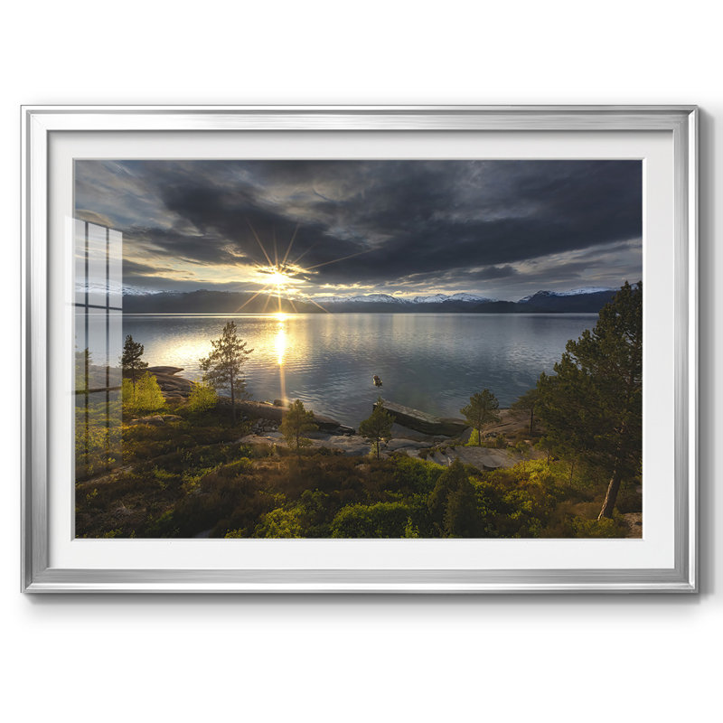 Breaking Dawn, reproduction d'art encadrée, Encadrement argenté, H 27 po x l 39 po x P 1,5 po