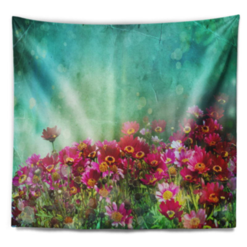 Petites fleurs rouges et roses sur une tapisserie bleue, H 68 po x l 80 po