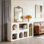 Table d'entrée chic, console en bois, canapé moderne