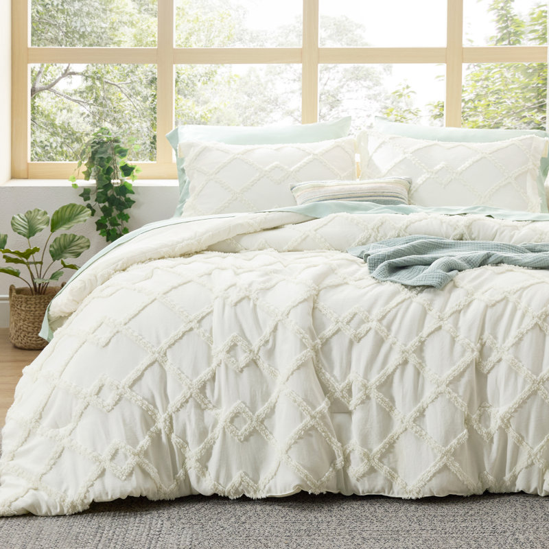 Bedsure Jacquard Comforter Set, Queen Comforter + 2 Standard Shams, Cream