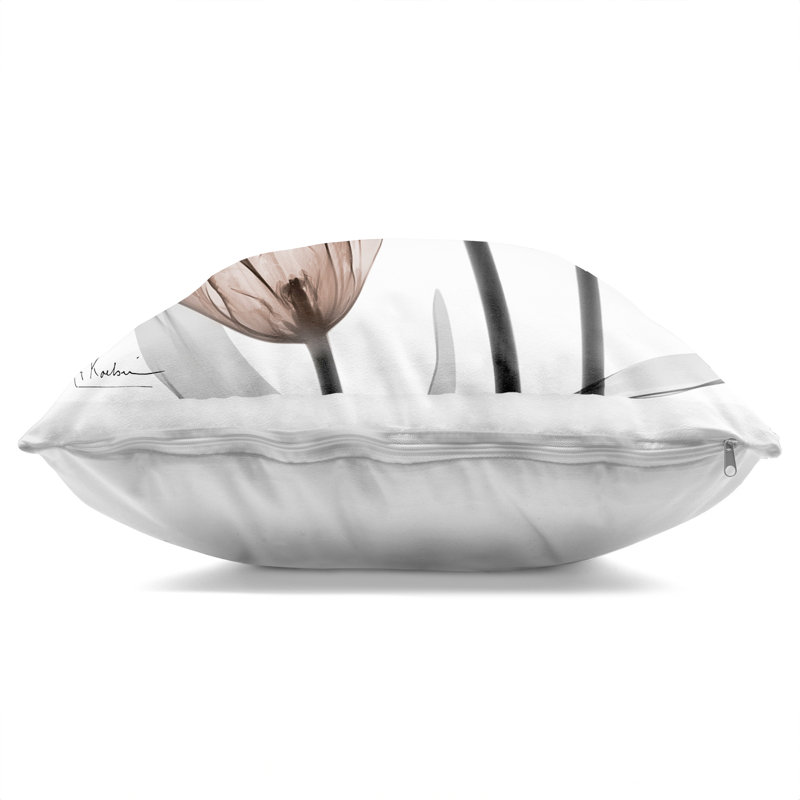 Coussin décoratif imprimé Mocha Tulips Trio, design par Albert Koetsier