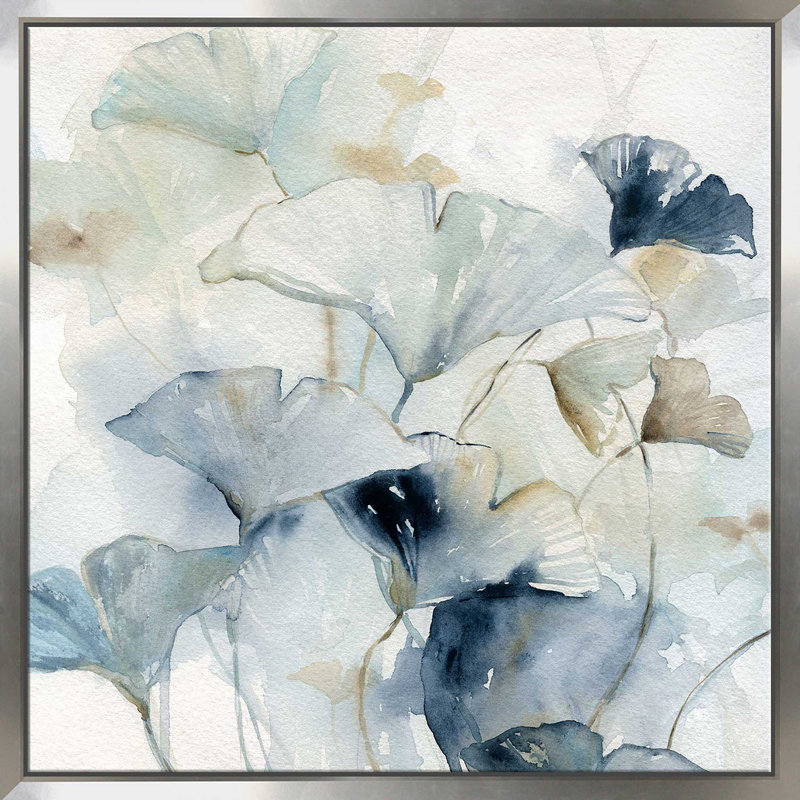 «Indigo Ginkgo I» par Carol Robinson - peinture à cadre unique, L 27,5 po x H 27,5 po, Encadrement argenté