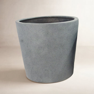 Mariano 19" Pot Planter