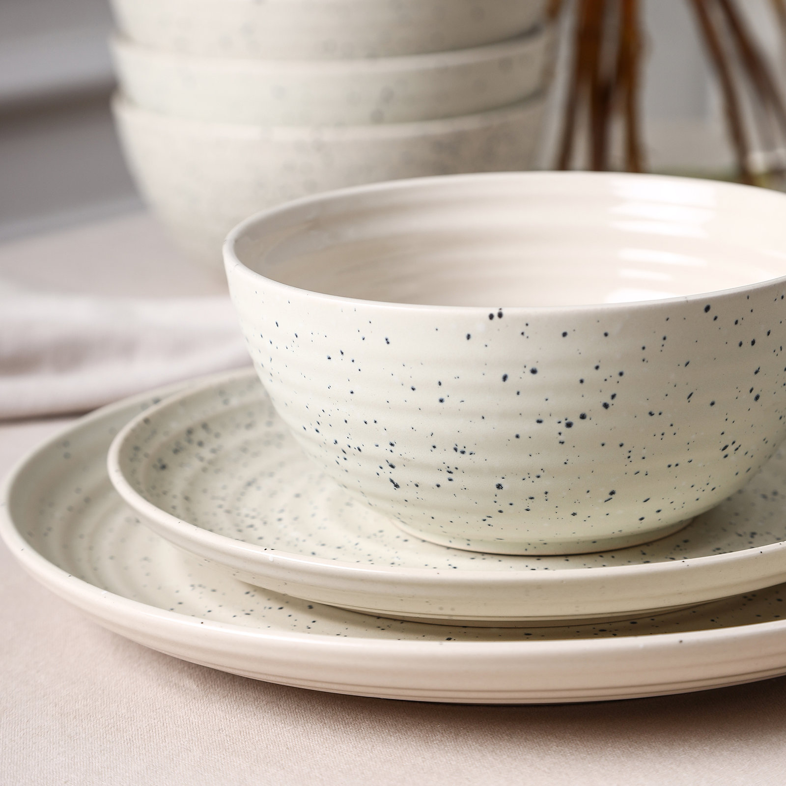 Dua Stoneware Dinnerware Set, White